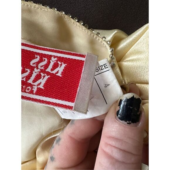 Stunning light yellow strapless gown , lace up back silk feel retails over $300 - Picture 14 of 14